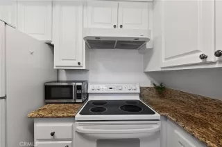 Photo #6: SB26090419 Listing 