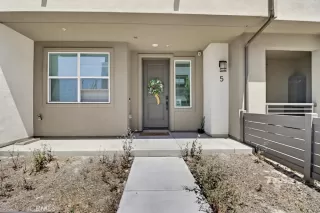 Photo #2: SB26138532 Listing