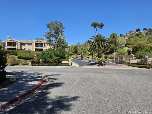 MLS: SDC0000744 Condo For Sale