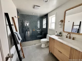 Photo #5: SDC0000925 Listing