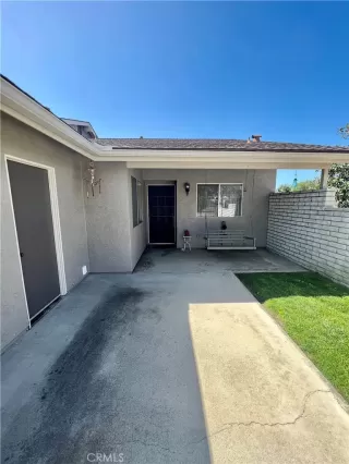 Photo #2: SR23057339 Listing