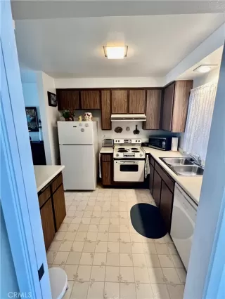 Photo #6: SR23057339 Listing