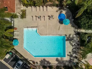 Photo #4: SR24056976 Listing