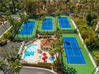 Photo #6: SR24056976 Listing