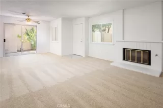 Photo #4: SR24092169 Listing