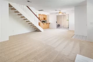 Photo #5: SR24092169 Listing