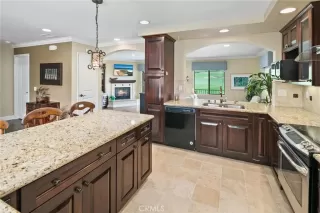 Photo #5: SR24125243 Listing