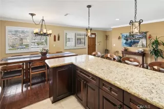 Photo #6: SR24125243 Listing