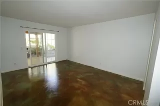 Photo #4: SR24160610 Listing