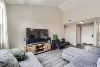 Photo #1: SR25115896 Listing