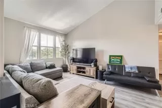 Photo #2: SR25115896 Listing