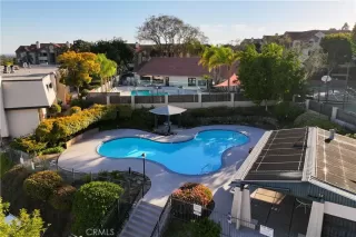 Photo #2: SR25146018 Listing