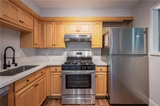Photo #4: SR25158456 Listing 