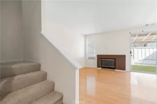 Photo #4: SR25173502 Listing 