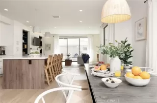 Photo #3: SR25261308 Listing