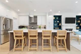 Photo #5: SR25261308 Listing