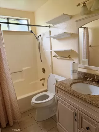 Photo #4: SR25269946 Listing