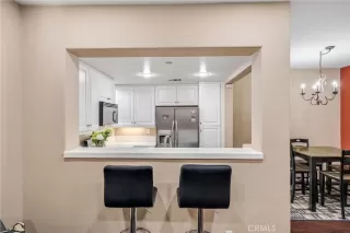 Photo #4: SR25271546 Listing