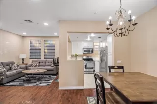 Photo #5: SR25271546 Listing