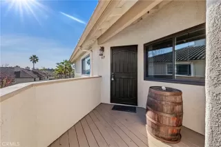 Photo #3: SR25281822 Listing