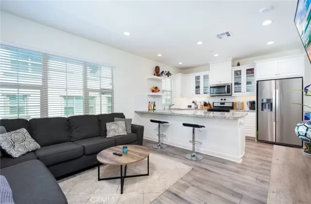 MLS: SW22197376 Condo For Sale