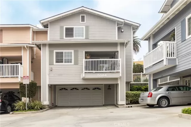 MLS: SW22206812 Condo For Sale