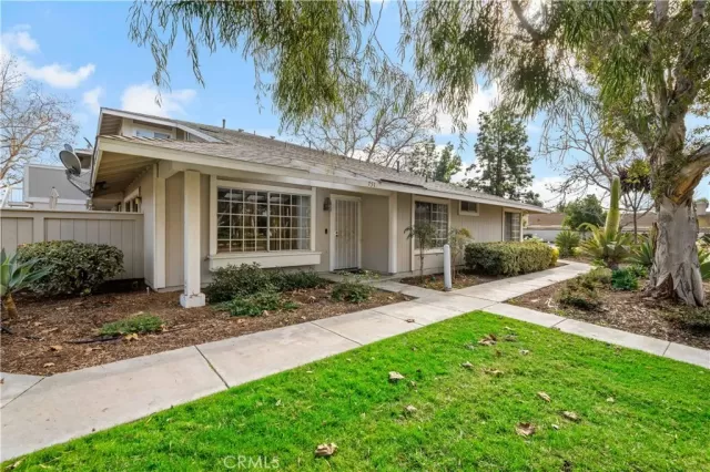 MLS: SW22254098 Condo For Sale