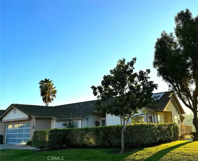 MLS: SW23002533 Condo For Sale