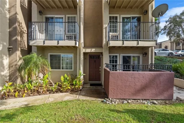 MLS: SW23002976 Condo For Sale