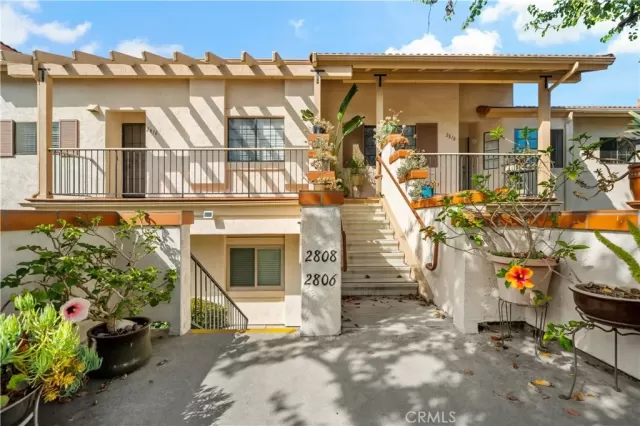 MLS: SW23007130 Condo For Sale