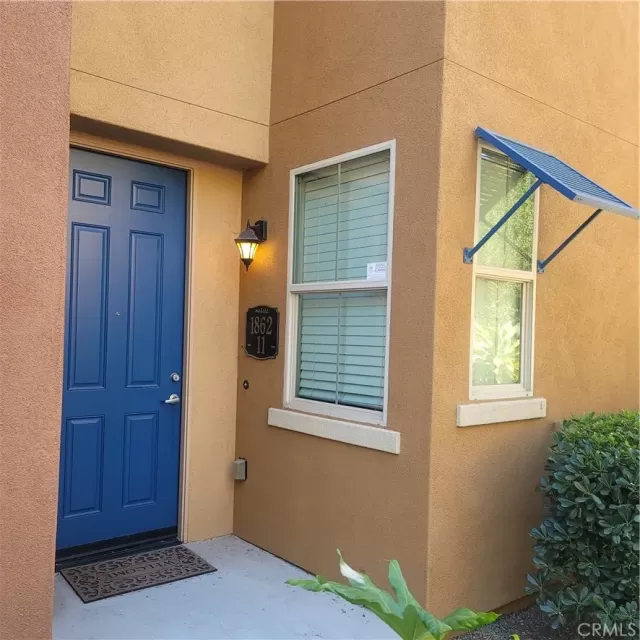 MLS: SW23008747 Condo For Sale
