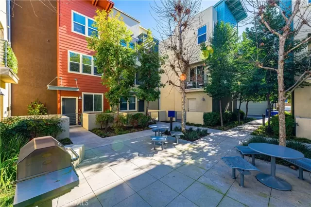 MLS: SW23023366 Condo For Sale