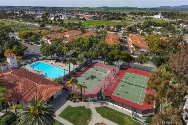 MLS: SW23024709 Condo For Sale