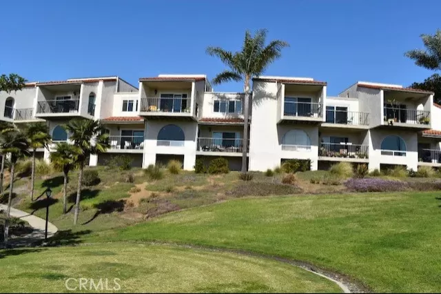 MLS: SW23025543 Condo For Sale