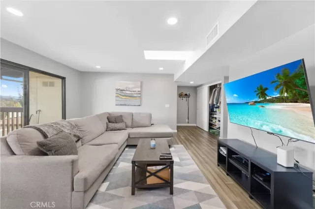 MLS: SW23037058 Condo For Sale