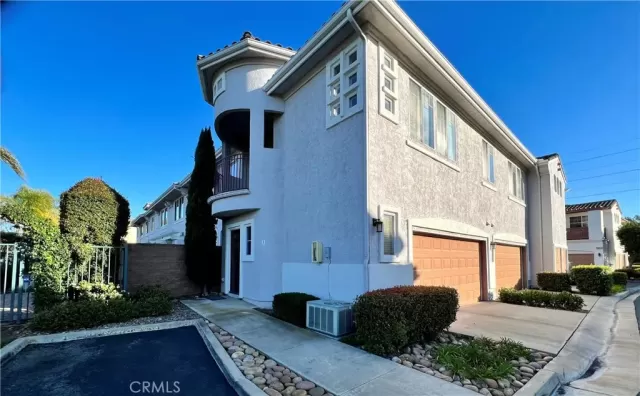 MLS: SW23039569 Condo For Sale