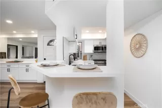 Photo #4: SW23070429 Listing 