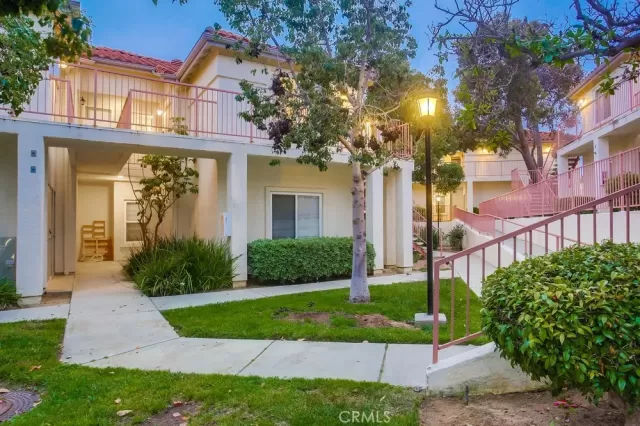 MLS: SW23079379 Condo For Sale