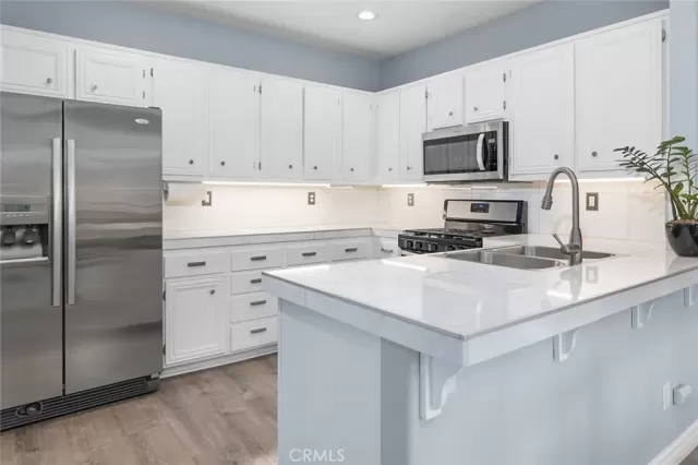 MLS: SW23105183 Condo For Sale