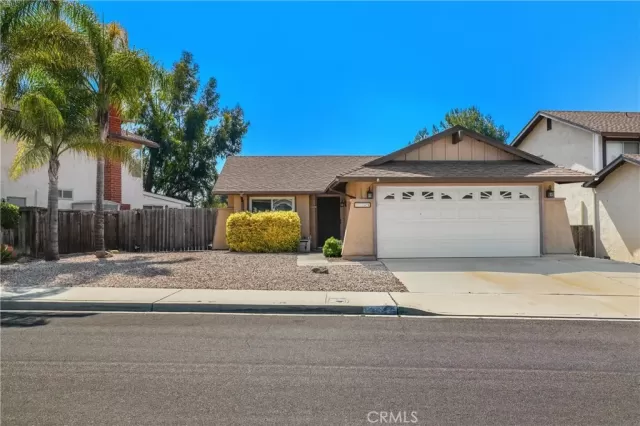 MLS: SW23106404 Condo For Sale