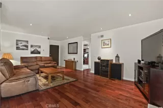 Photo #4: SW23106404 Listing 