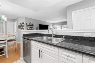 Photo #3: SW23141757 Listing