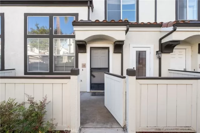 MLS: SW23143364 Condo For Sale