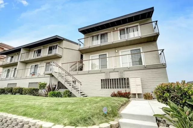 MLS: SW23144303 Condo For Sale