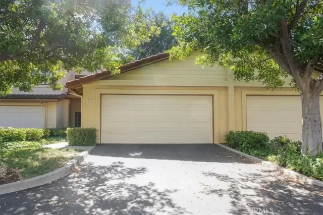 MLS: SW23160587 Condo For Sale