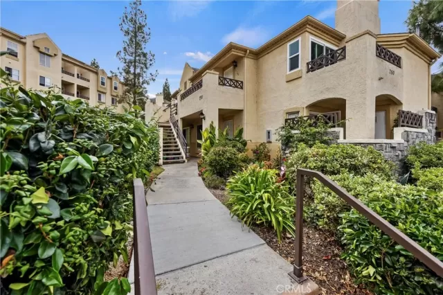 MLS: SW23176116 Condo For Sale