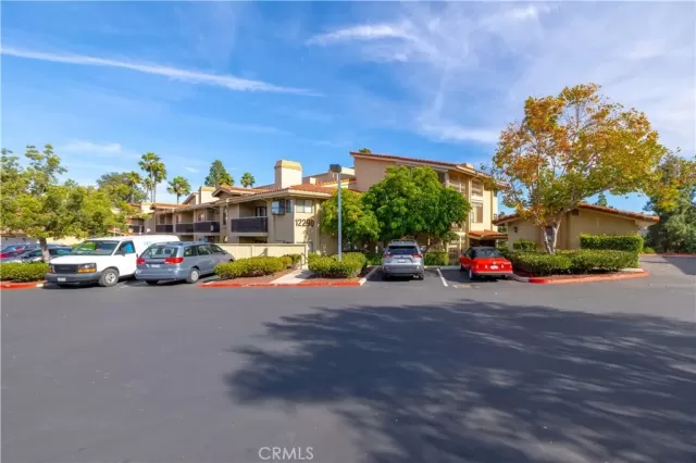 MLS: SW23214248 Condo For Sale