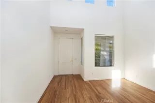 Photo #3: SW23225204 Listing 