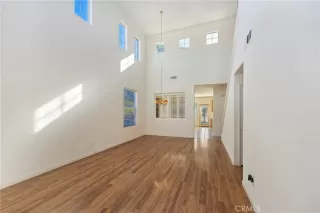 Photo #4: SW23225204 Listing 