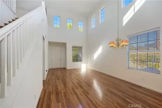 Photo #5: SW23225204 Listing 